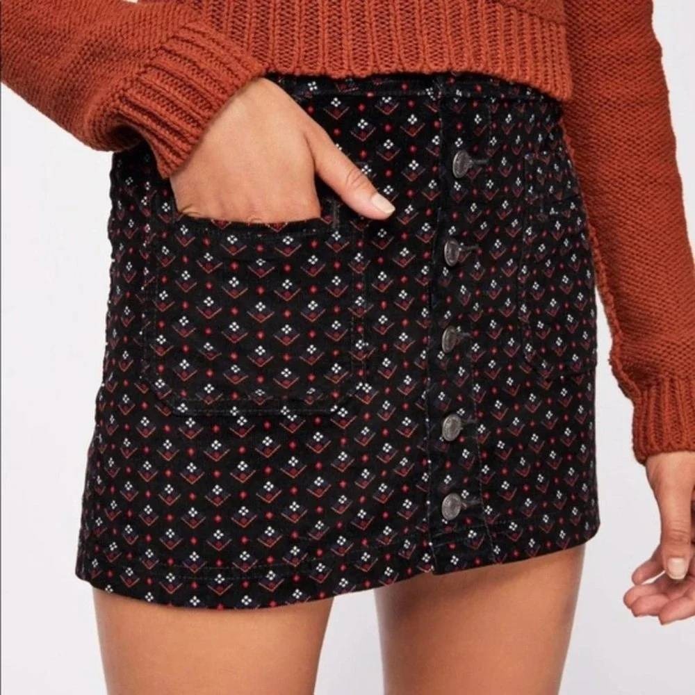 We The Free Joanie Corduroy Mini Skirt Black Printed Geometric Size 25 Retro